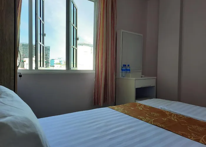 Male Cheap Hotels