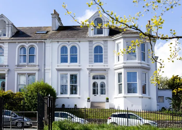 Falmouth Cheap Hotels