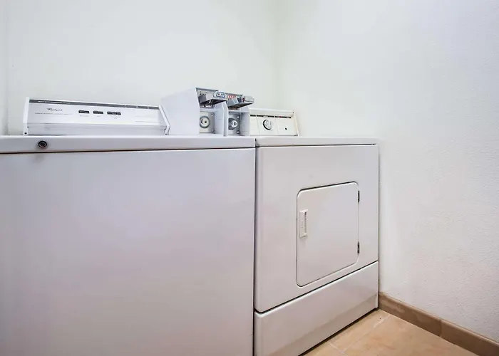 Shoreline Cheap Hotels