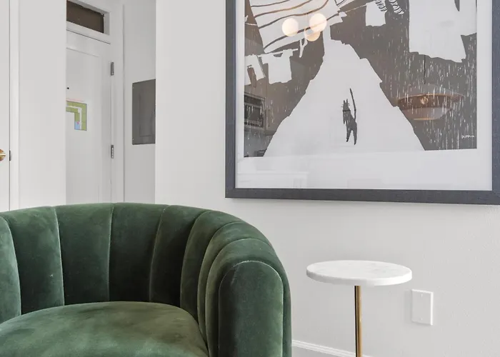 Astoria Cheap Hotels