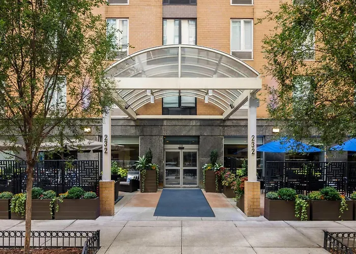 Valley Stream Cheap Hotels