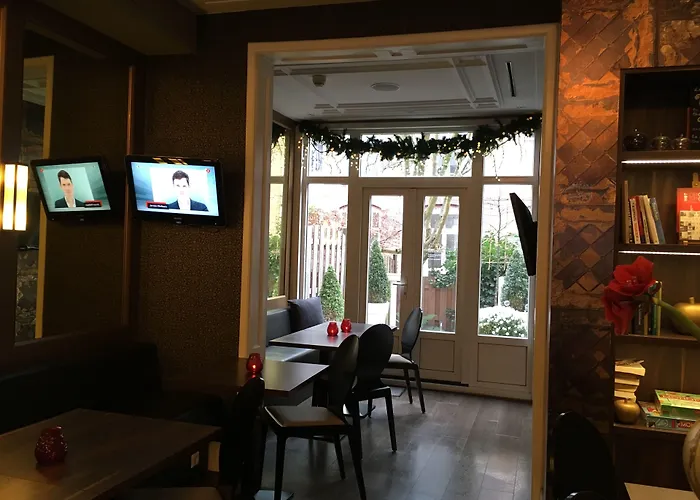 Amsterdam Cheap Hotels